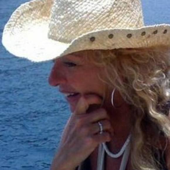 Meet your Posher, Robin - Picture 1 of 1